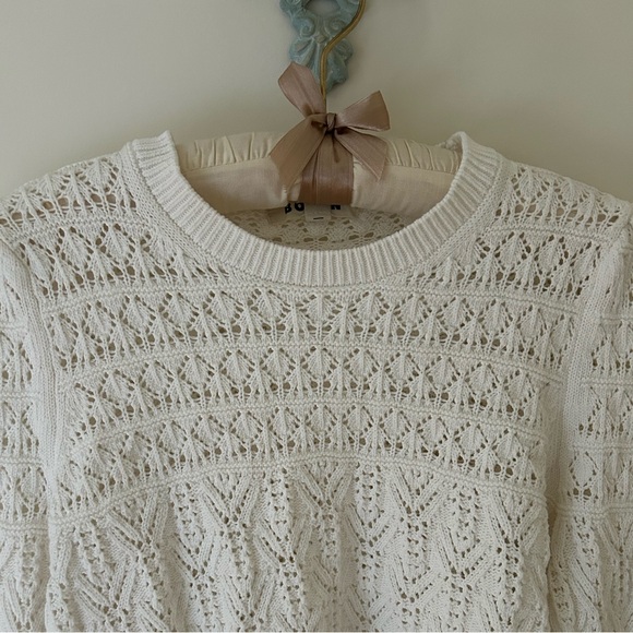 Boden Knit/Crochet Boho Ivory Sweater
Size: Medium
EUC (Some light piling.) - Picture 2 of 12